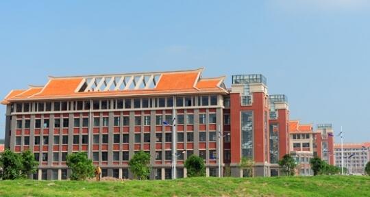 北部灣大學(xué)在哪里？北部灣大學(xué)濱海校區(qū)地址是多少？郵編是多少？