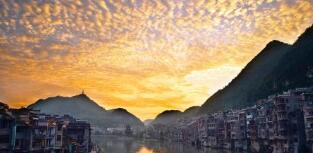 廣西醫(yī)科大學(xué)校長(zhǎng)趙勁民簡(jiǎn)歷，黨委書記劉友誼和領(lǐng)導(dǎo)班子什么級(jí)別？
