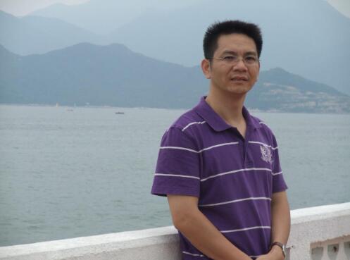 隆廣慶簡歷：南寧師范大學(xué)黨委副書記、校長隆廣慶，曾任南寧師范大學(xué)數(shù)學(xué)統(tǒng)計學(xué)院院長