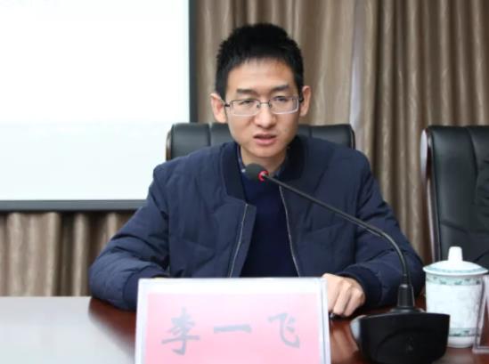 李一飛簡歷：龍勝縣委書記李一飛，曾任桂林市政府秘書長、市委副秘書長