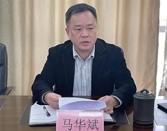 馬華斌簡歷：南寧市委黨史研究室主任馬華斌，曾任南寧鄉(xiāng)村振興集團董事長，邕寧區(qū)委常委、組織部部長